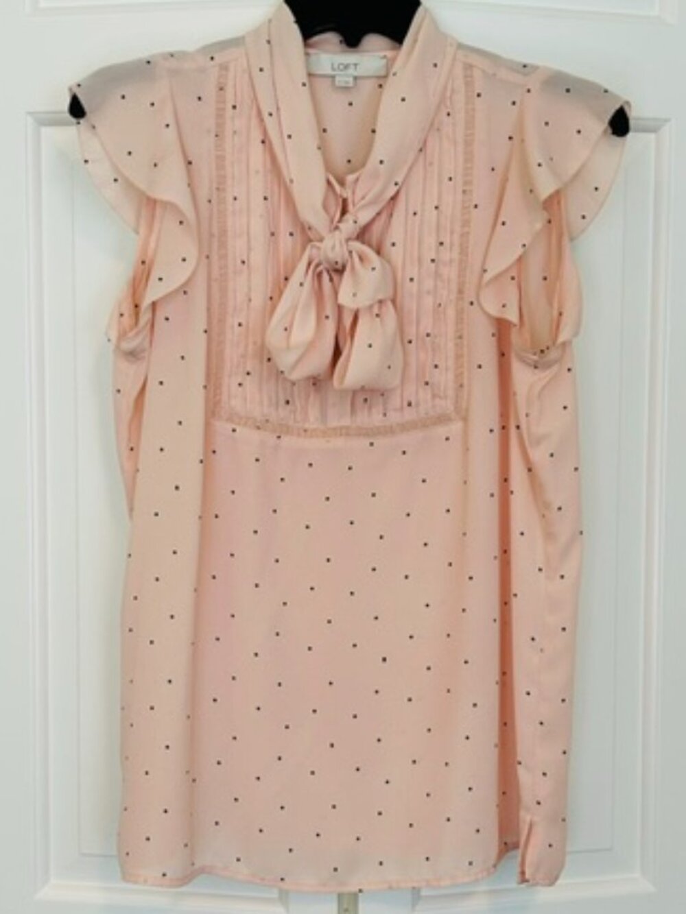 LOFT Blush Pink Polka Dot Pleated Pussycat Bow Tie Ruffle Blouse EUC S